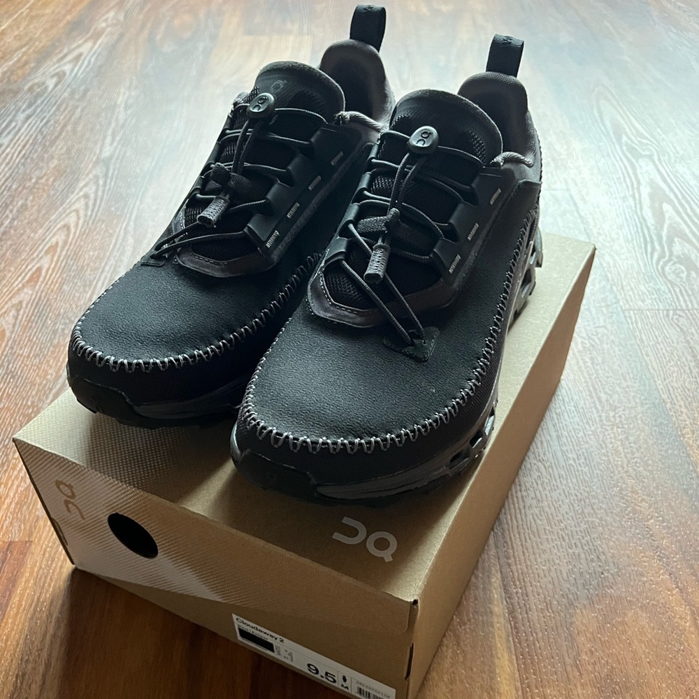ON Running Cloudaway 2 Shoes Size 9.5